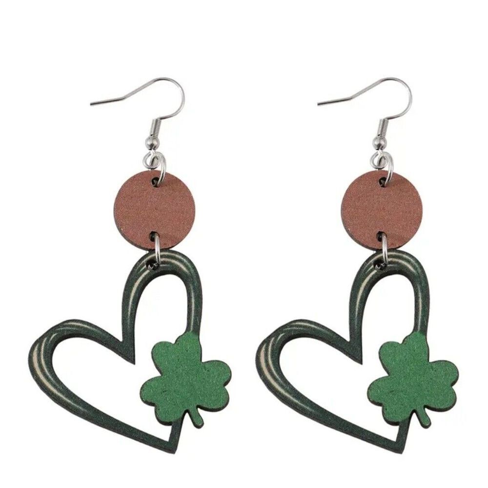 New In Packaging St Patrick's Day Heart With Clover Dangling Drop Wooden Earring
